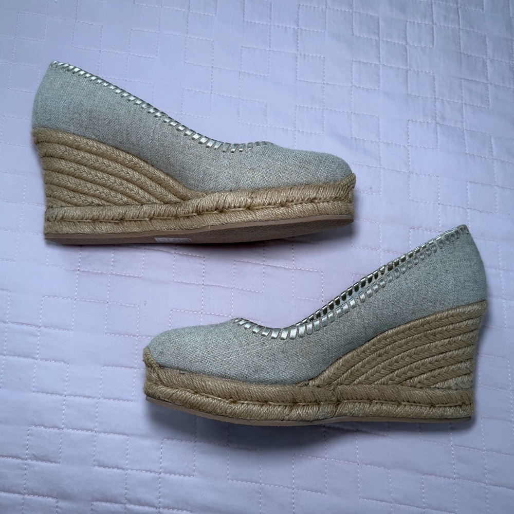 Jack Rogers Palmer Closed Toe Wedge in Natural Platinum